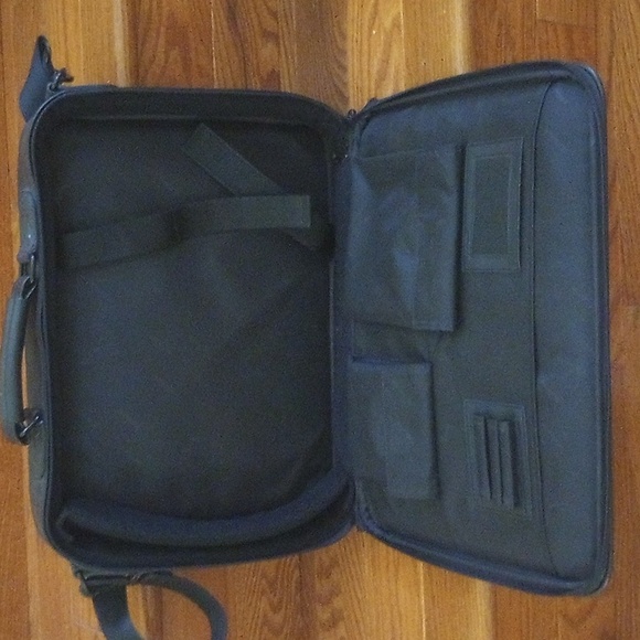 Sumdex Laptop and Accessories Briefcase - Picture 2 of 4